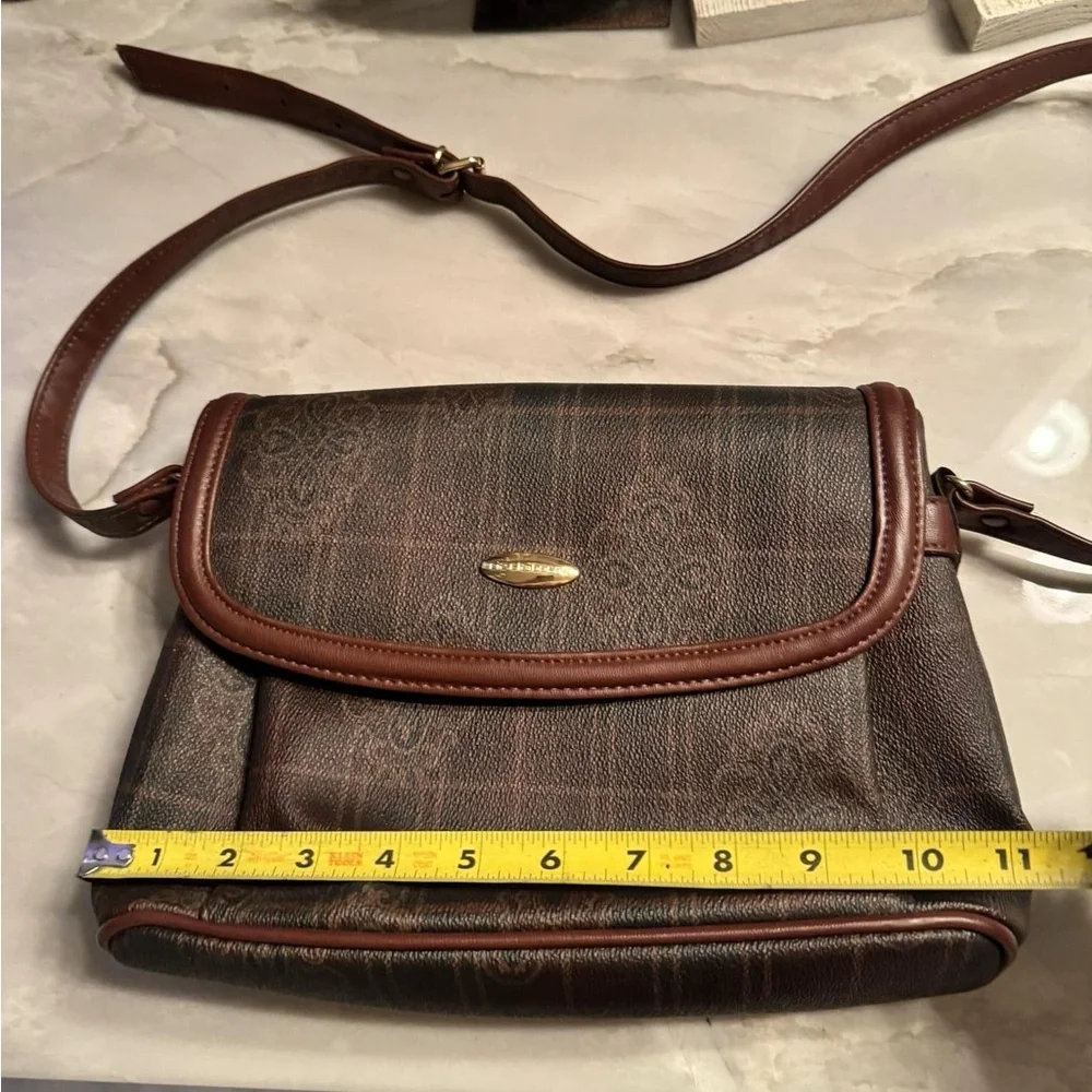Liz Claiborne Elegant Brown Leather Bag 11x7in